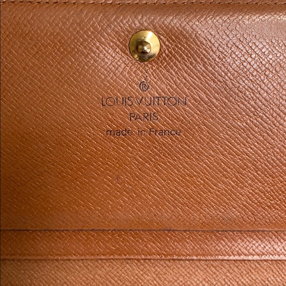 Louis Vuitton Bi-Fold Wallet - Picture 4 of 14